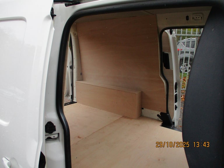 2014 Volkswagen Caddy Maxi 1.6 TDI BlueMotion Tech 102PS Startline Van PANEL VAN Diesel Manual