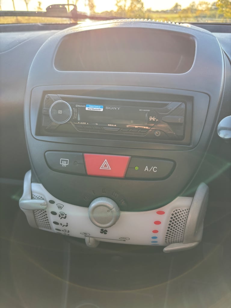 Toyota, AYGO, Hatchback, 2012, Manual, 998 (cc), 5 doors