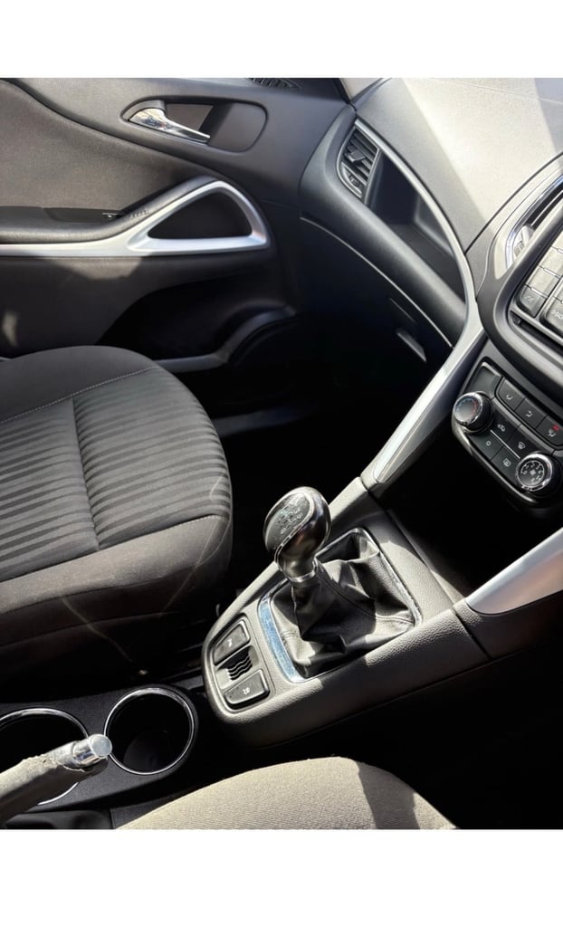 VAUXHALL  ZAFIRA TOURER TECH LINE CDTI MPV
