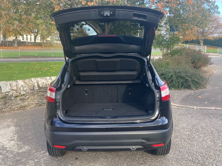 2016 Nissan Qashqai 1.6 dCi N-Connecta 5dr Xtronic HATCHBACK Diesel Automatic