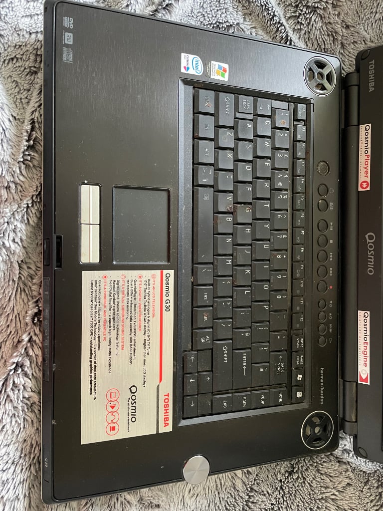  Laptop Vintage Toshiba Qosmio 