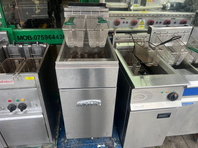 IMPERIAL CATERING COMMERCIAL KITCHEN  GAS FRYER CAFE KEBAB CHICKKEN RESTAURANT