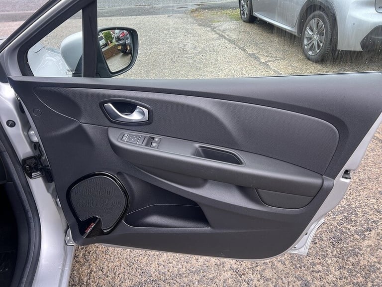  Renault Clio 1.5 dCi [90] Play Hatchback Diesel Manual