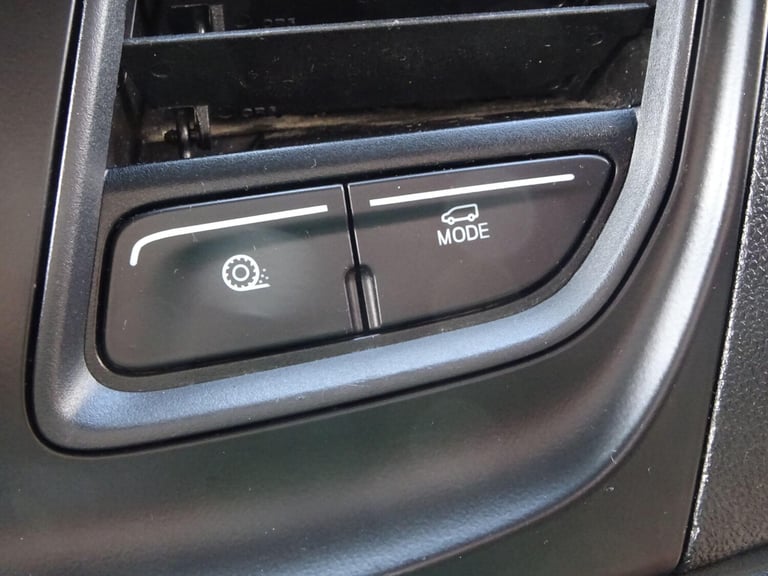 2021 Ford Transit 2.0 350 EcoBlue Leader Luton 3dr Diesel Manual FWD L4 Euro 6 (s/s) (130 ps) CHA...