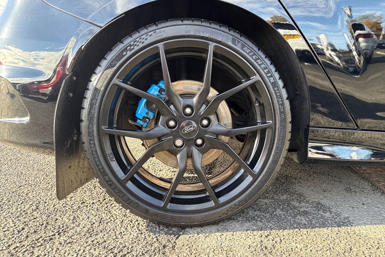 2018 Ford Focus 2.3T EcoBoost RS Hatchback 5dr Petrol Manual AWD Euro 6 (s/s) (350 ps) Hatchback ...