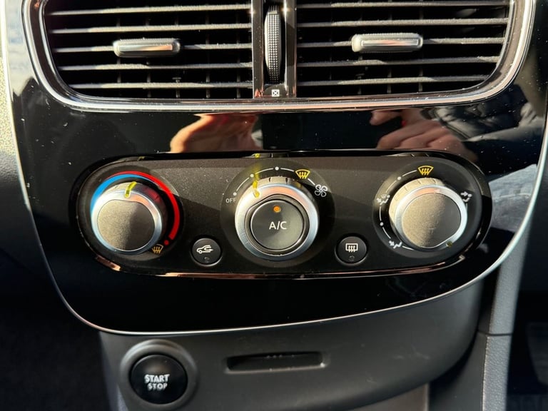 2019 Renault Clio 1.5 dCi Play Hatchback 5dr Diesel Manual Euro 6 (s/s) (90 ps) Hatchback Diesel ...