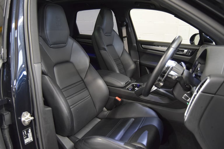 PORSCHE CAYENNE 3.0 V6 E-Hybrid 17.9kWh Platinum Edition 2022