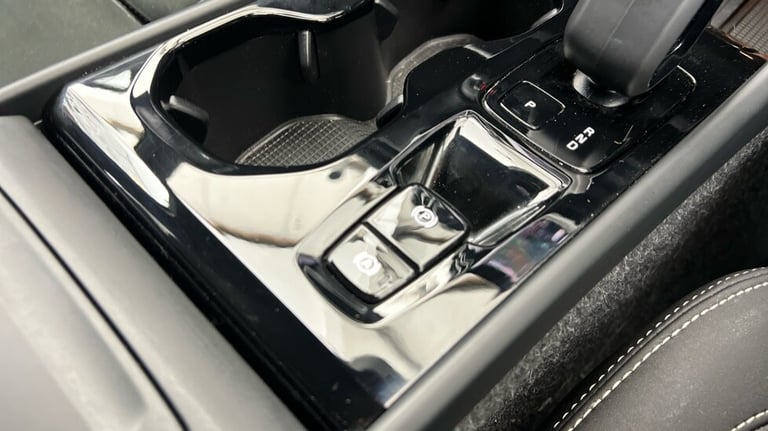 2024 Volvo XC40 Plus, B3 Mild hybrid, Petrol, Dark Estate Petrol Automatic