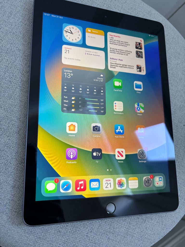 Apple Ipad 5 32GB Ios16 Black Wifi - charger - Very Good Condition - Delivery Available