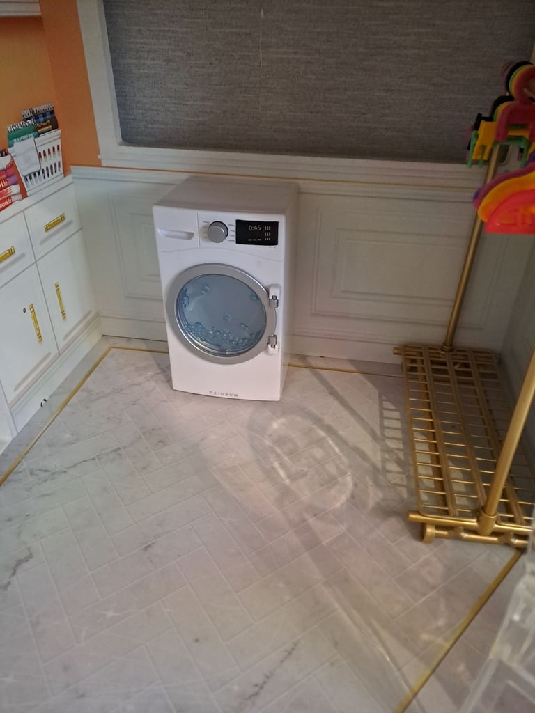 Rainbow high dolls house complete 