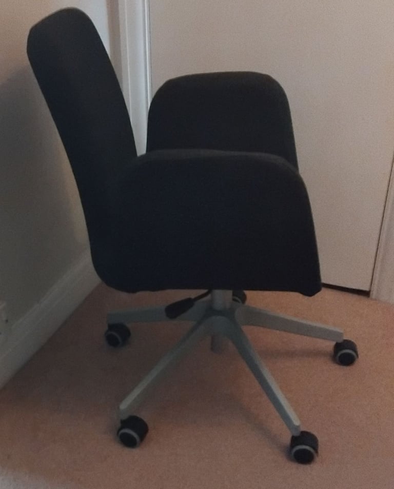 Ergonomic Desk Chair, Excellent Condition 