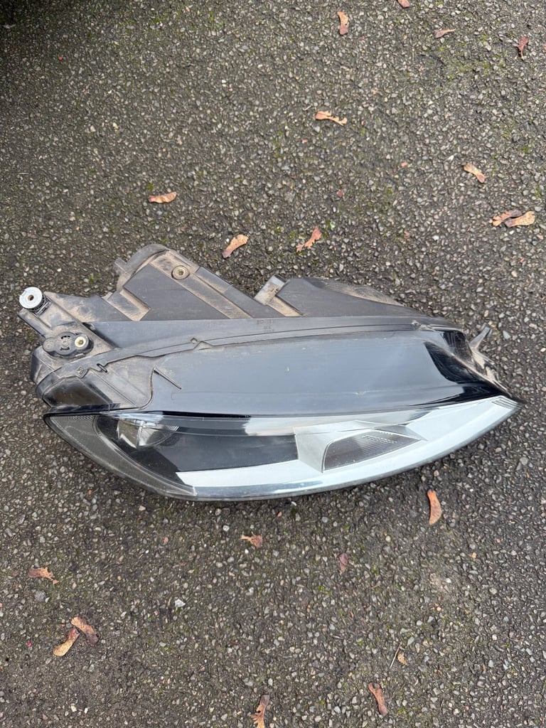 Mk7 golf drivers side headlight