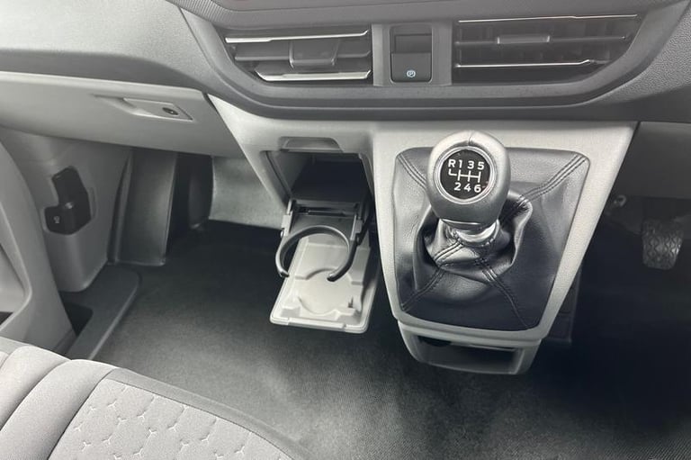 2024 Ford Transit Custom 300 Limited L2 LWB FWD 2.0 EcoBlue 136ps CRUISE CONTROL, PLY LINED, AIR ...