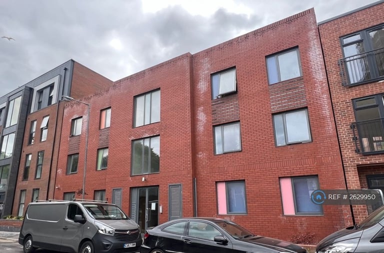 2 bedroom flat in Herbert Street, Bedminster, Bristol, BS3 (2 bed) (#2629950)