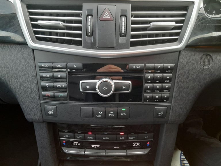 MERCEDES-BENZ E CLASS 2.1 E250 CDI BlueEfficiency Avantgarde Silver Auto Diesel