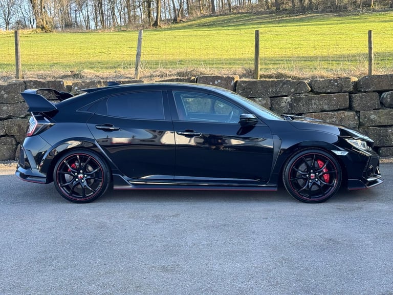 2018 (68) HONDA CIVIC 2.0 VTEC TYPE R GT 5DR MANUAL - 16,600 miles - 