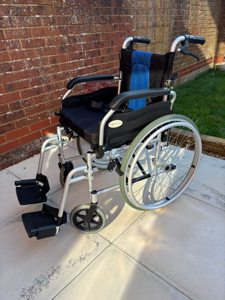 EliteCare ECSP01 Aluminium Folding Self-Propelled Wheelchair.