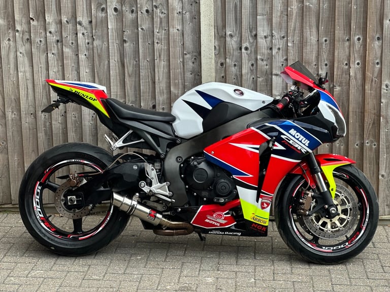 HONDA CBR 1000 RR FIREBLADE 2010 (10) SUPER SPORT + BIG SPEC + SOUNDS AWSOME