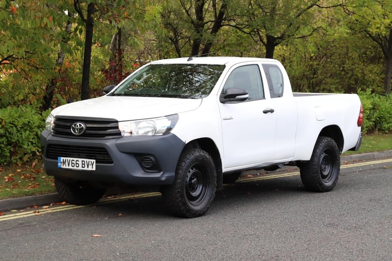 TOYOTA HILUX D4D KING CAB 4X4 PICKUP TRUCK (2017)