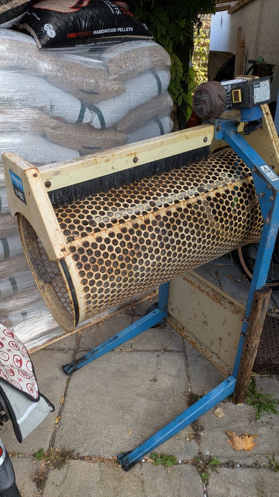 image for Scheppach RS400 electric Soil seive 