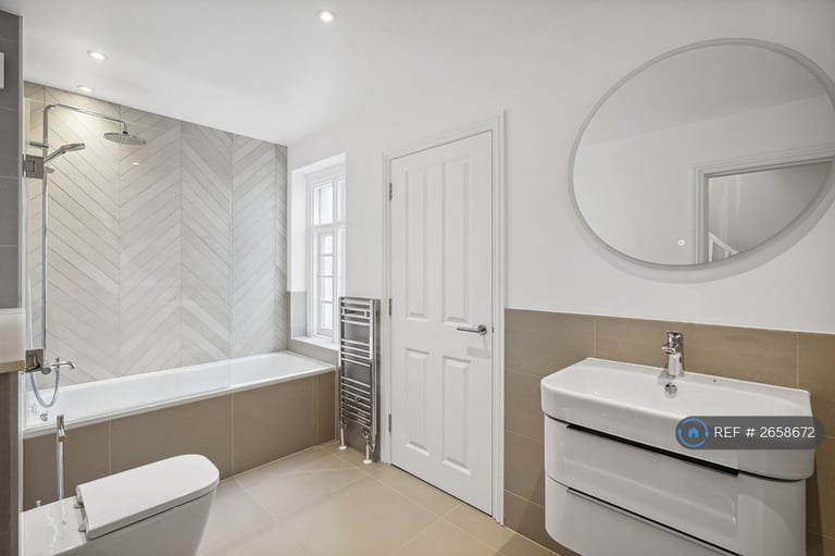 2 bedroom flat in Kings Road, London, SW3 (2 bed) (#2658672)