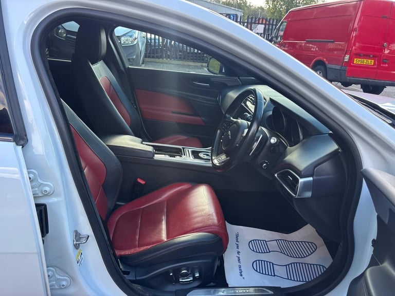 JAGUAR XE 2.0 d R-Sport 2017
