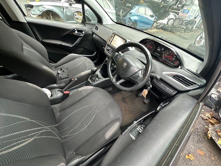 PEIGEOT 208 2013 1.2 PETROL BREAKING 