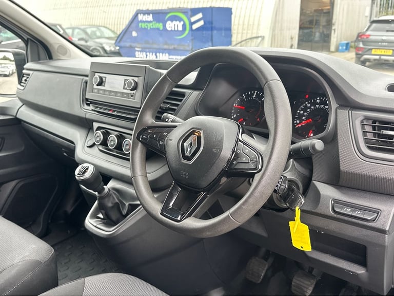  Renault Trafic 2.0 Dci Blue Sl28 Business Panel Van 5dr Diesel Manual L1 H1