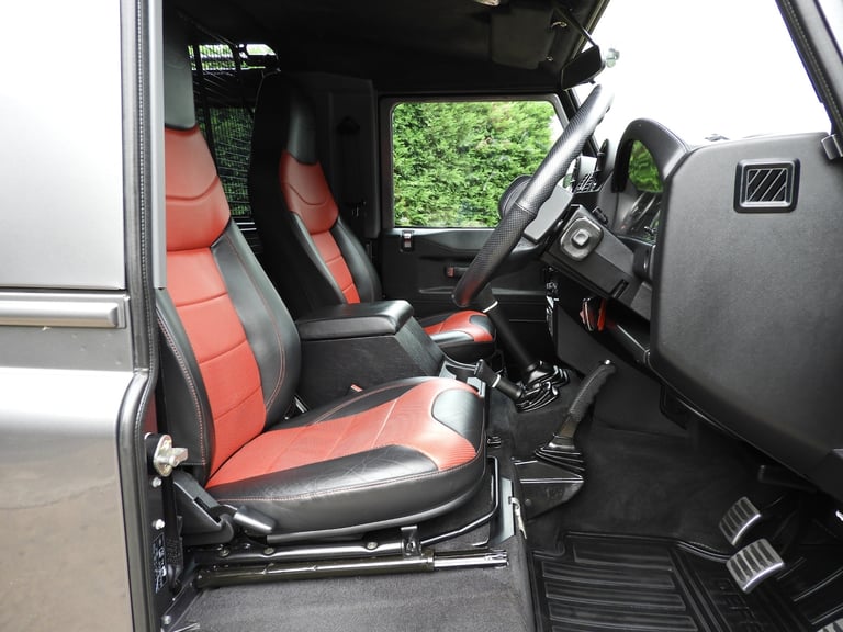 2016/16 LAND ROVER DEFENDER 90 2-2TDCI LIMITED EDITION ADVENTURE S/W IMMACULATE
