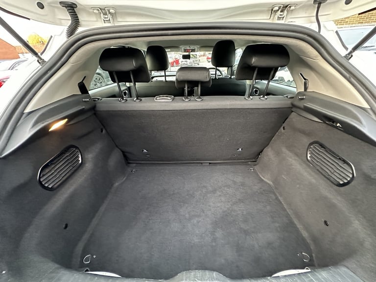 2015 Citroen C4 Cactus 1.6 Touch BlueHDI Diesel Manual 5 Door Hatchback White