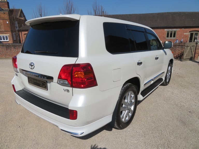 2015 Toyota Landcruiser ZX 4.6 V8  4x4 Petrol Automatic