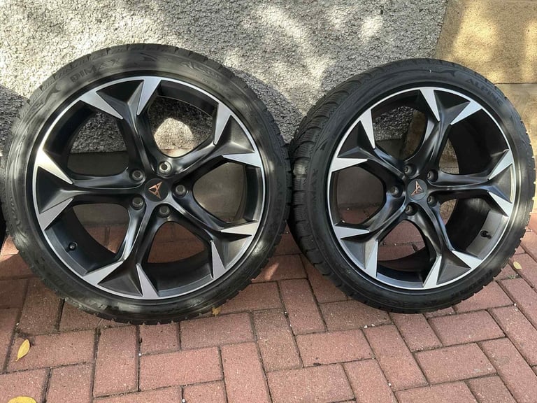 Set of 4 Cupra Formentor 19 inch Alloys with winter tyres