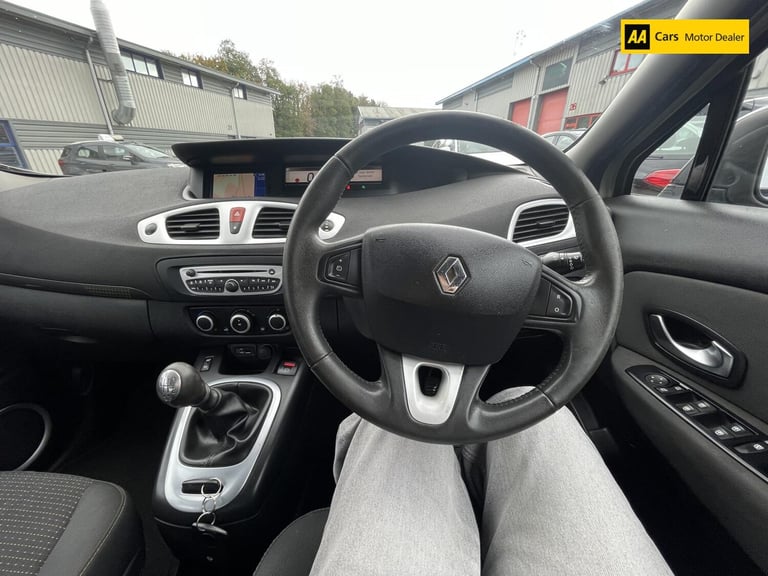 2010 Renault Scenic 1.5 dCi Dynamique TomTom MPV 5dr Diesel Manual Euro 4 (106 ps) MPV Diesel Manual