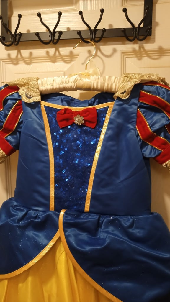 Deluxe snow white dress age 9 to 10 years old new £25