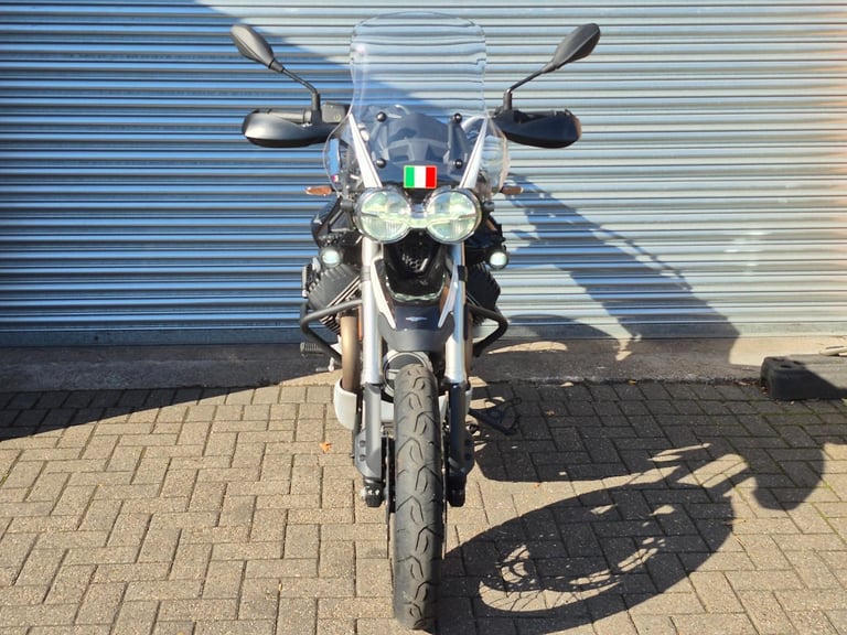 Moto Guzzi V85 TT Guardia D'Onore