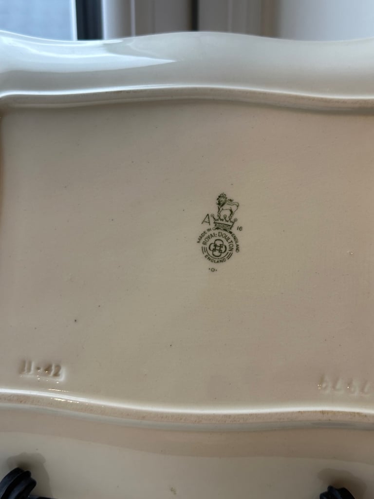 Rare Royal Doulton vintage Antique Dish Plate Coaching Days 1923 Made In England
