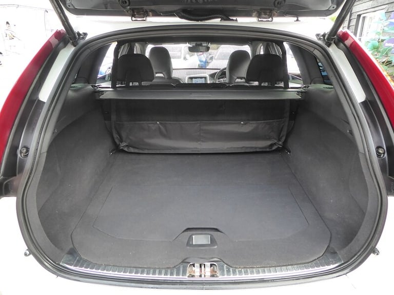 2015 Volvo XC60 D4 [190] R DESIGN Lux Nav 5dr ESTATE DIESEL Manual