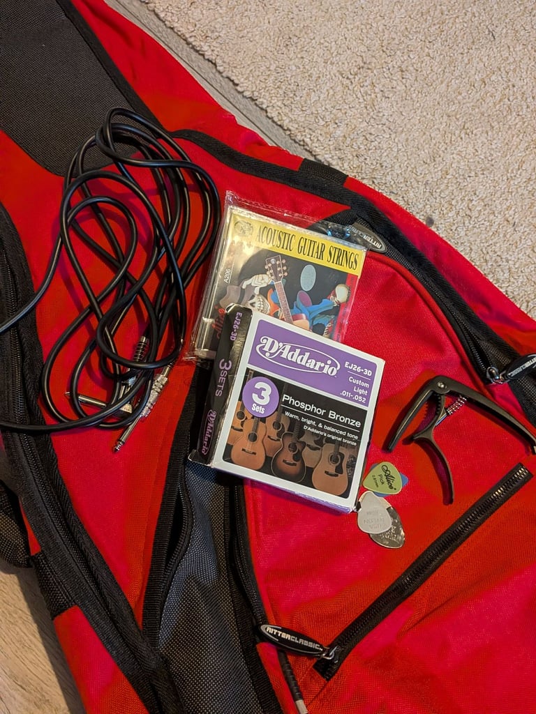 Yamaha CPX 900 SERIES semi-electric acoustic guitar 