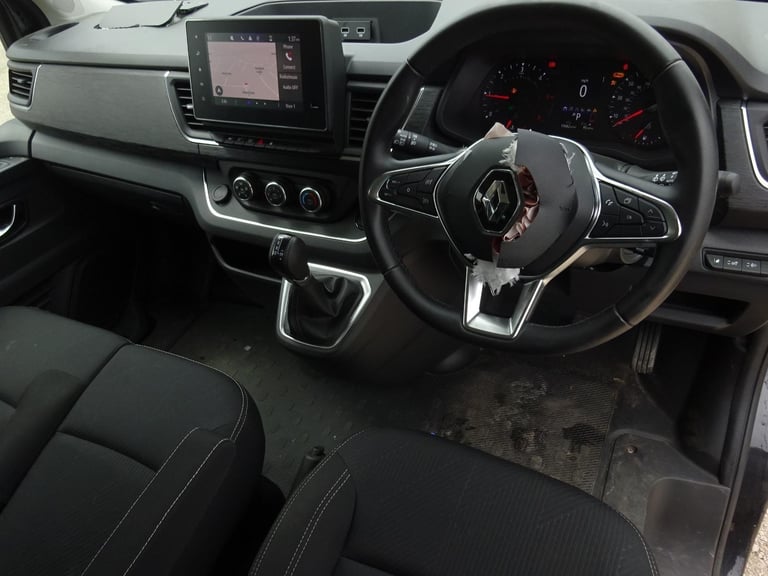 2024 24 REG RENAULT TRAFIC LL30 EXTRA BLUE DCI DIESEL AUTO MPV DAMAGED SALVAGE