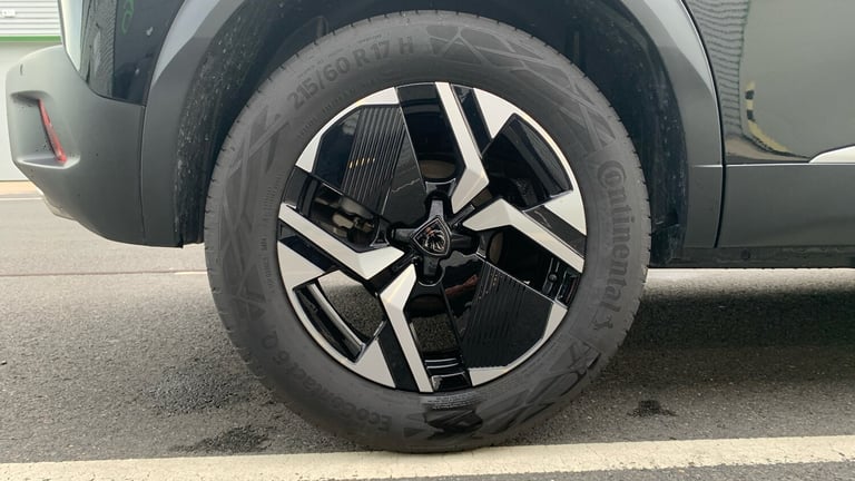 2025 Peugeot 2008 1.2 HYBRID GT SUV 5dr Petrol Hybrid e-DSC6 Euro 6 (s/s) (136 ps) SUV Hybrid Aut...