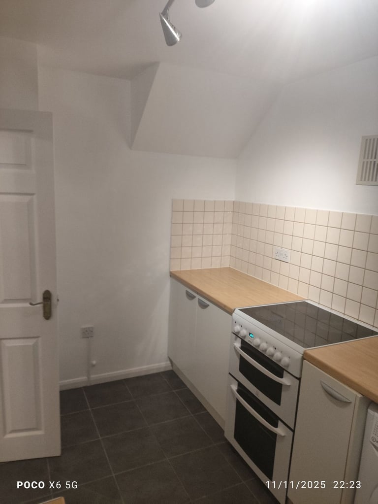 3 bedroom semi-detached house for rent (available now) Internal photos