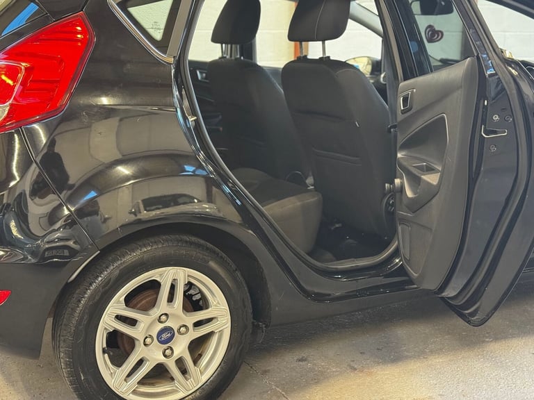 2014 Ford Fiesta 1.25 82 Zetec 5dr HATCHBACK PETROL Manual