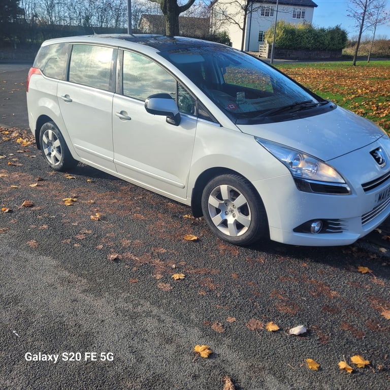 Peugeot, 5008, MPV, 2011, Manual, 1560 (cc), 5 doors
