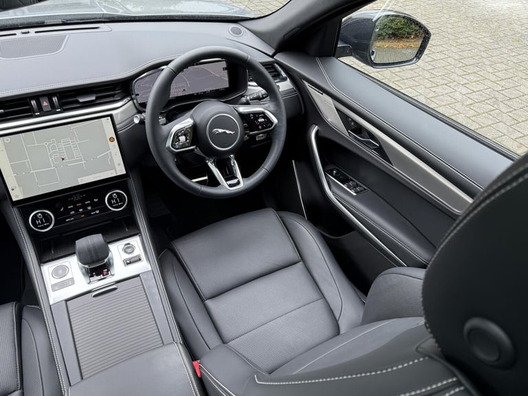 2024 Jaguar F-Pace 2.0 D200 MHEV R-Dynamic SE Black SUV 5dr Diesel Auto AWD Euro 6 (s/s) (204  ES...