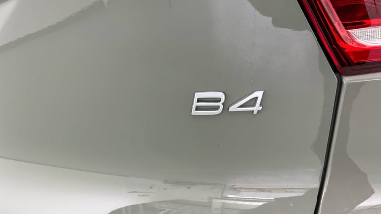 2025 Volvo XC40 Ultra, B4 Mild hybrid, Petrol, Dark Estate Petrol Automatic