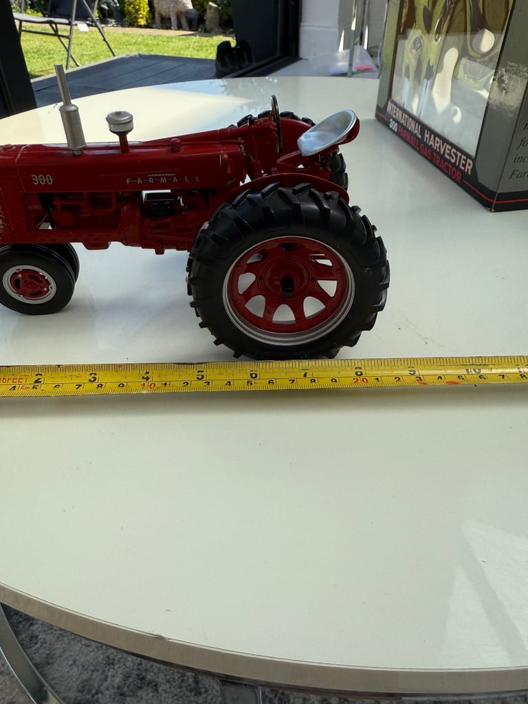 1/16 Speccast International harvest farmall 300 vintage gas tractor boxed rare