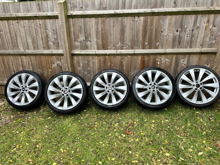  Set of 5 Volkswagen alloys R20 with tyres 5x112