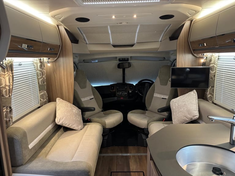 SWIFT BESSACARR HI-STYLE 599 MOTORHOME Alde, Auto Satellite, Tower Fridge, 