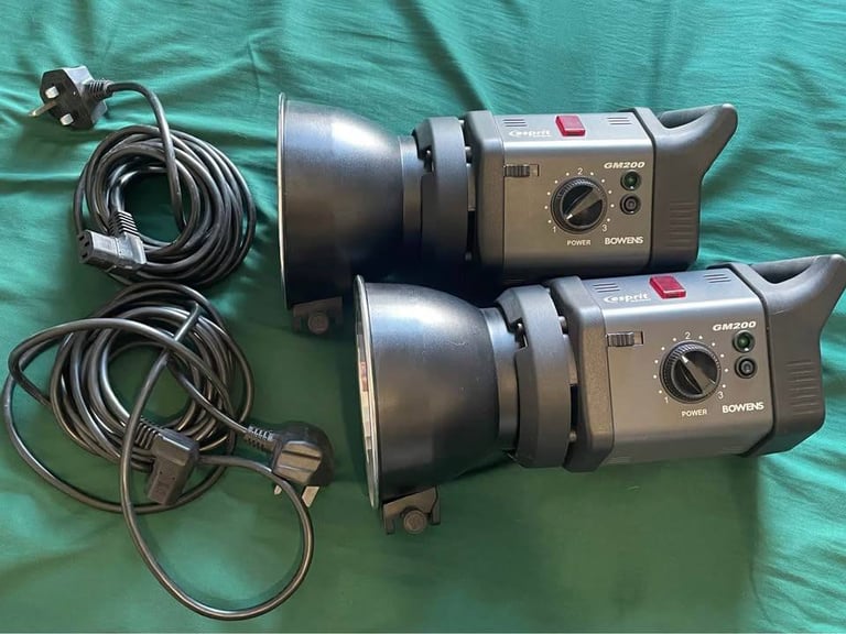 Bowens esprit Gemini GM200 x2 with power leads working