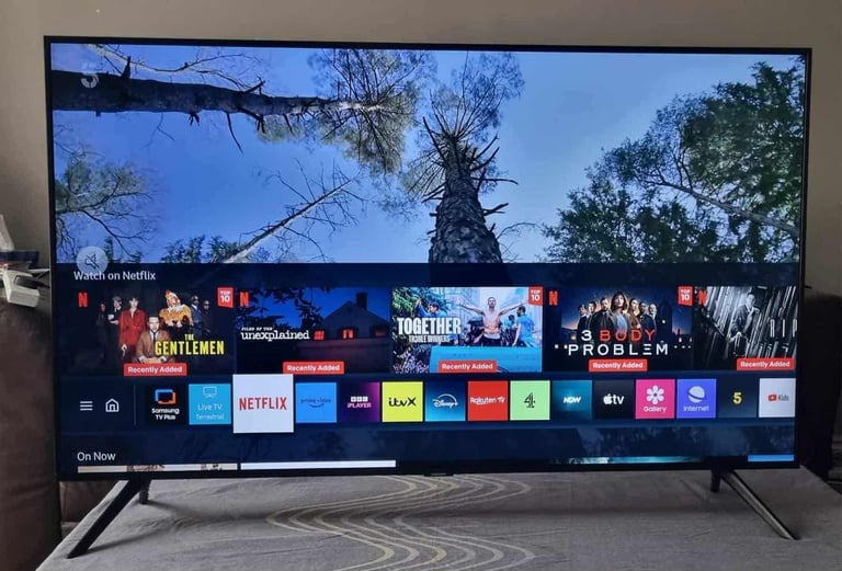image for 49 INCH SAMSUNG SMART 4K TV IN EXCELLENT CONDITION 